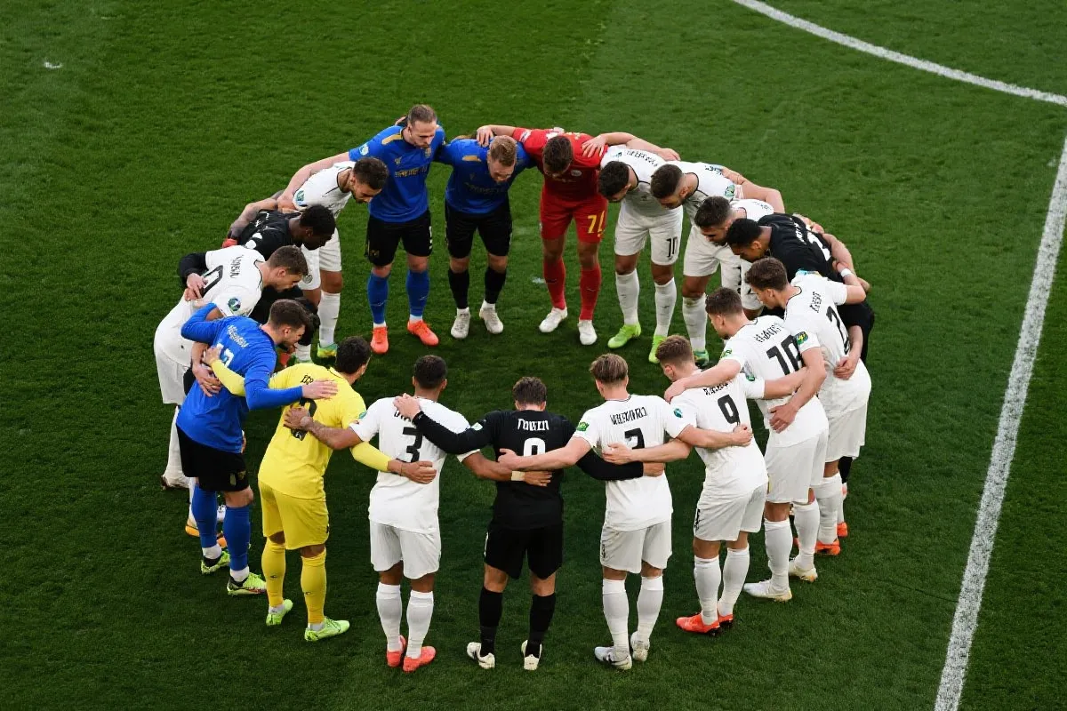 球队赛前战术交流